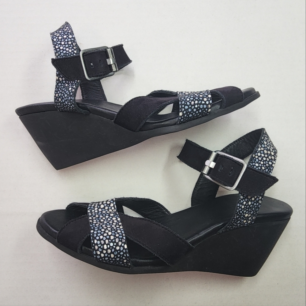 Arche Stylish Black‎ and White Wedge Sandals